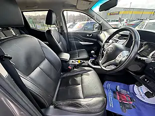Used 2016 Nissan Navara Tekna Grey - Interior and Exterior details 13