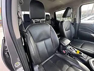 Used 2016 Nissan Navara Tekna Grey - Interior and Exterior details 14