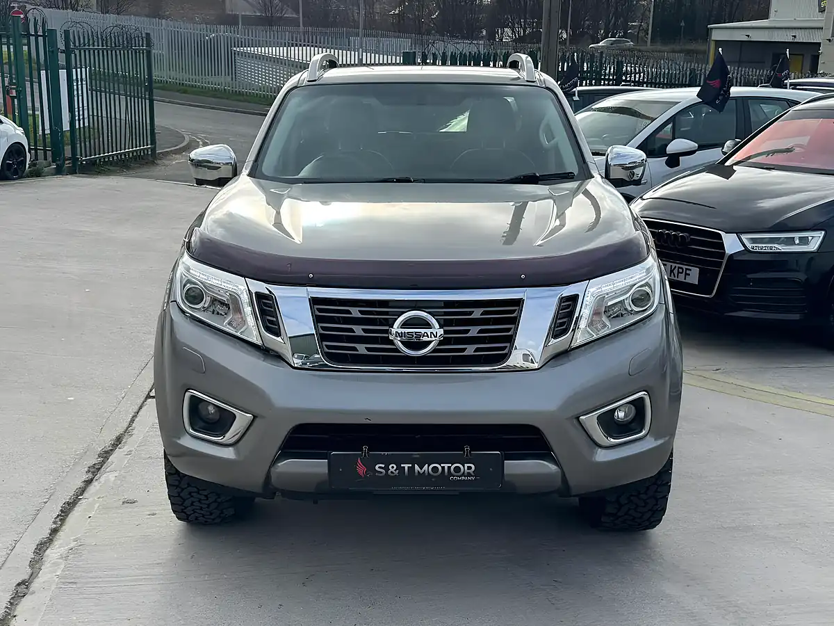 Used 2016 Nissan Navara Tekna Grey - Interior and Exterior details 2
