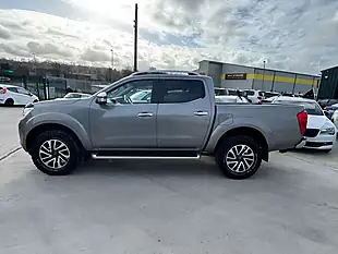 Used 2016 Nissan Navara Tekna Grey - Interior and Exterior details 4