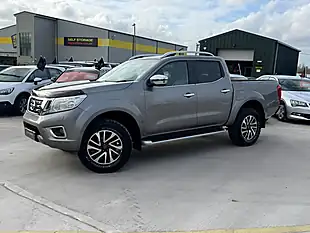 Used 2016 Nissan Navara Tekna Grey - Interior and Exterior details 6