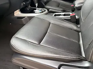 Used 2016 Nissan Navara Tekna Savannah Yellow - Interior and Exterior details 19
