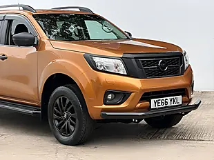 Used 2016 Nissan Navara Tekna Savannah Yellow - Interior and Exterior details 2