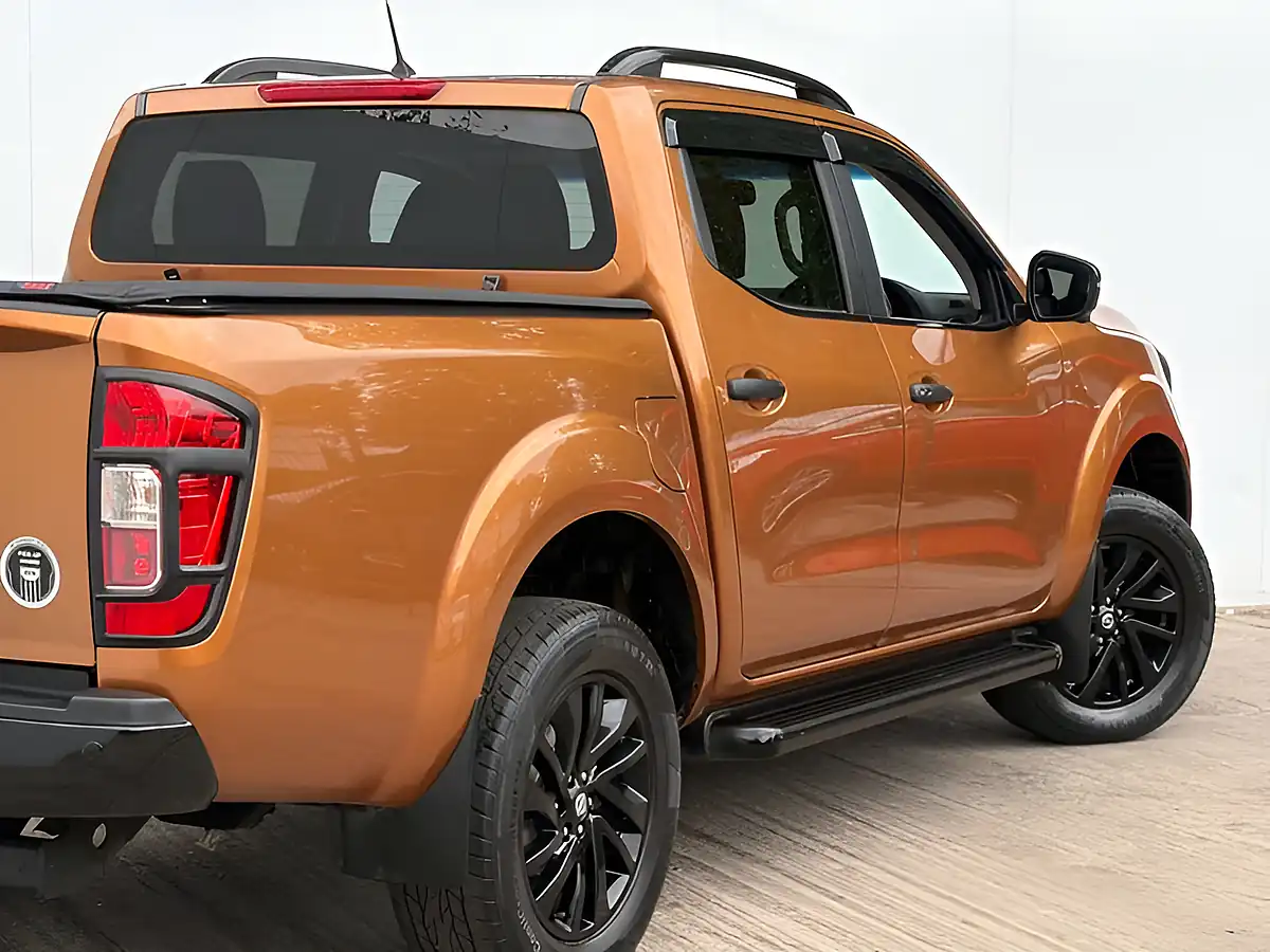 Used 2016 Nissan Navara Tekna Savannah Yellow - Interior and Exterior details 20