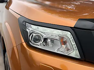 Used 2016 Nissan Navara Tekna Savannah Yellow - Interior and Exterior details 6