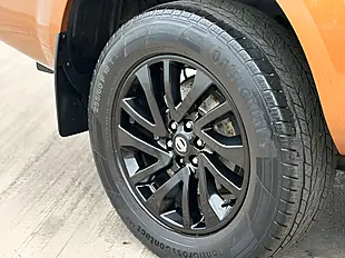 Used 2016 Nissan Navara Tekna Savannah Yellow - Interior and Exterior details 7