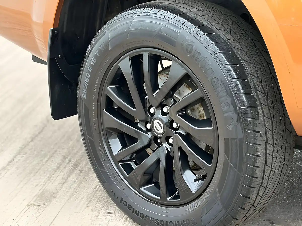 Used 2016 Nissan Navara Tekna Savannah Yellow - Interior and Exterior details 7