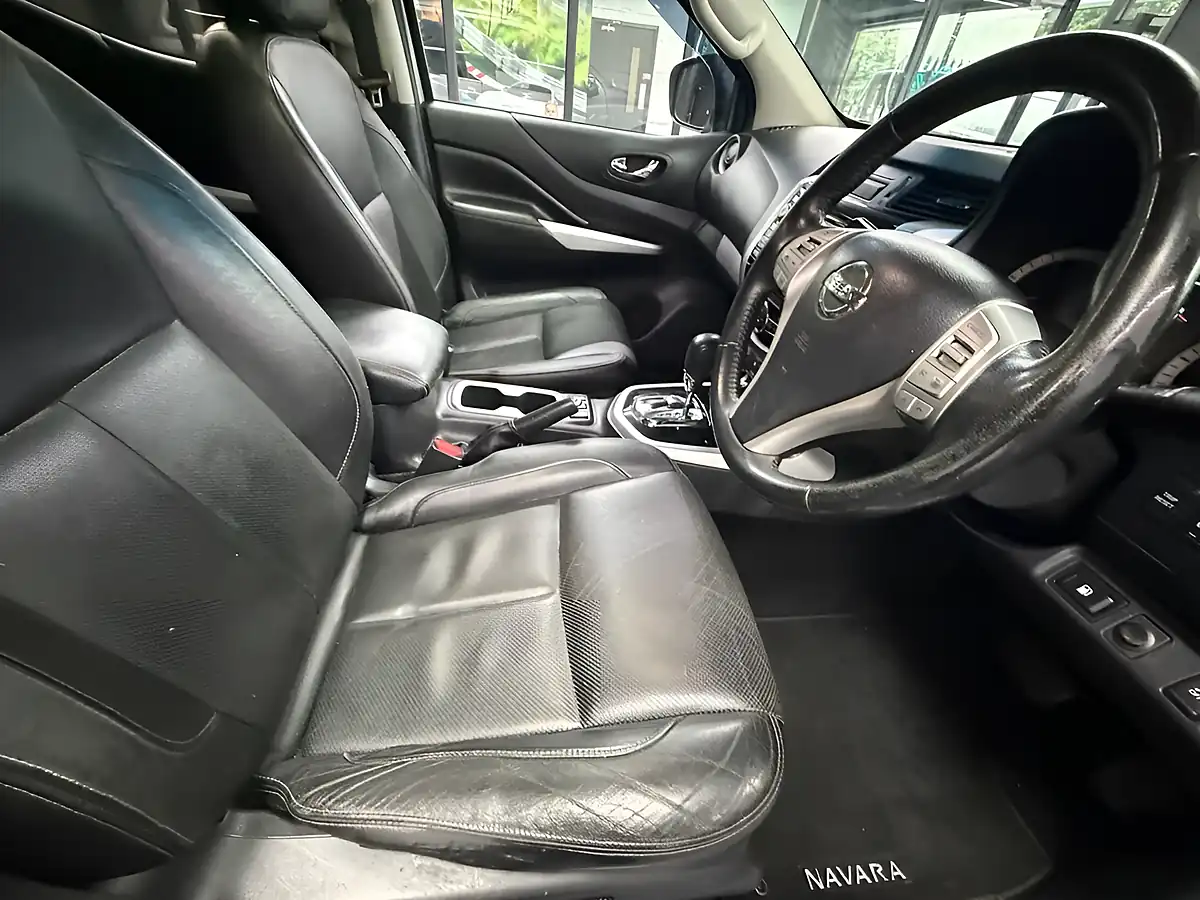 Used 2016 Nissan Navara Tekna Silver - Interior and Exterior details 11