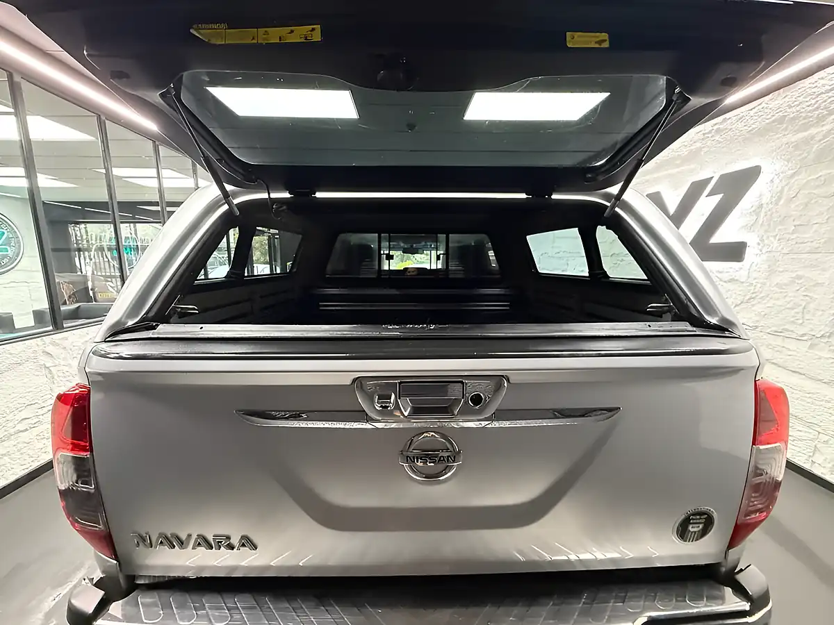 Used 2016 Nissan Navara Tekna Silver - Interior and Exterior details 16
