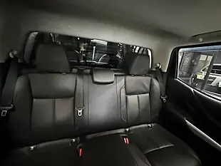 Used 2016 Nissan Navara Tekna Silver - Interior and Exterior details 5
