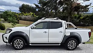 Used 2016 Nissan Navara Tekna White - Interior and Exterior details 4