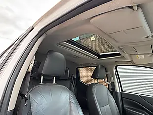 Used 2016 Nissan Navara Tekna White - Interior and Exterior details 10