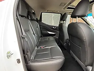 Used 2016 Nissan Navara Tekna White - Interior and Exterior details 11
