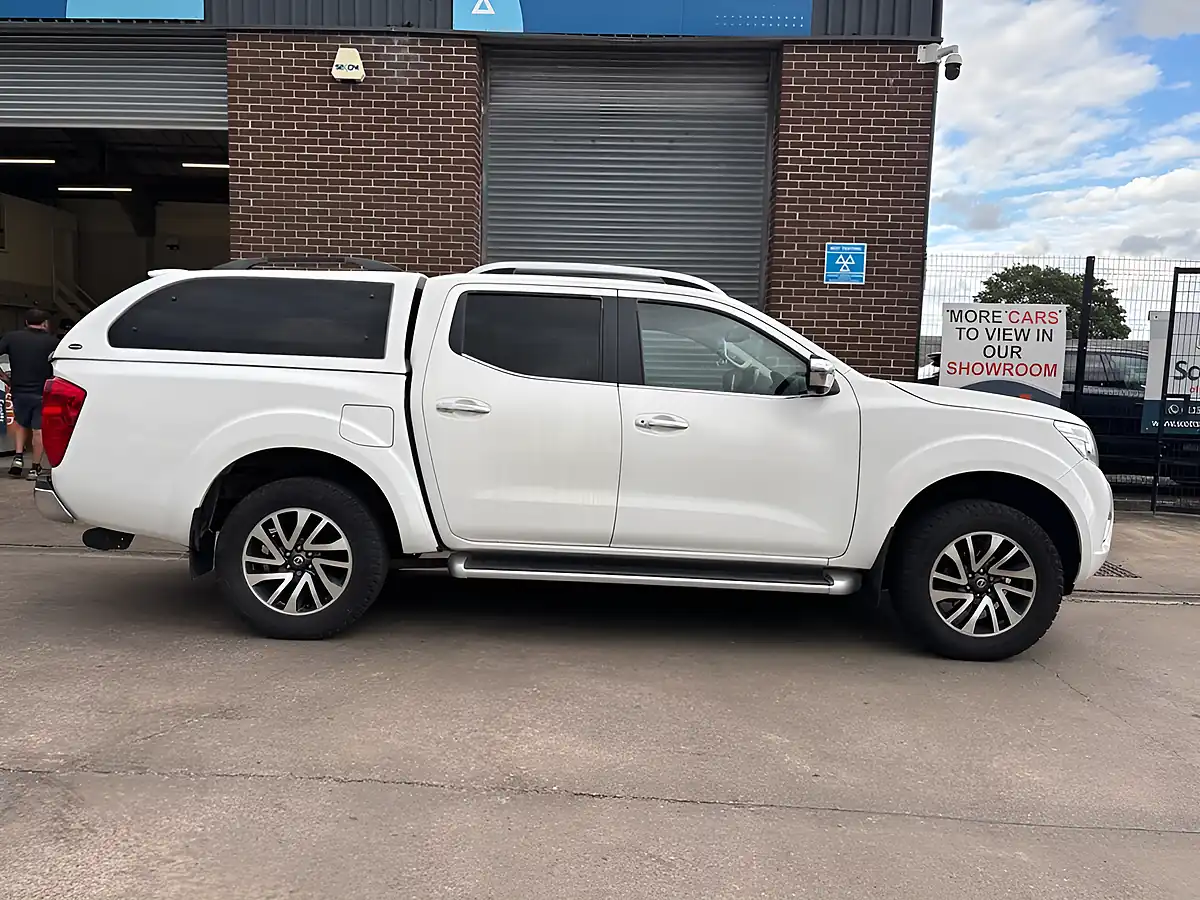 Used 2016 Nissan Navara Tekna White - Interior and Exterior details 2