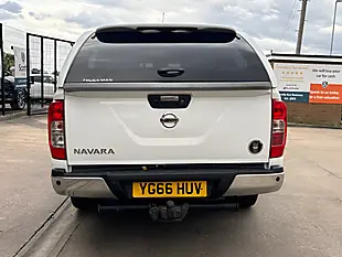 Used 2016 Nissan Navara Tekna White - Interior and Exterior details 4