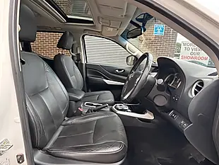 Used 2016 Nissan Navara Tekna White - Interior and Exterior details 8