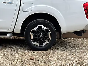 Used 2016 Nissan Navara Tekna White - Interior and Exterior details 13
