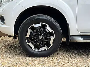 Used 2016 Nissan Navara Tekna White - Interior and Exterior details 15