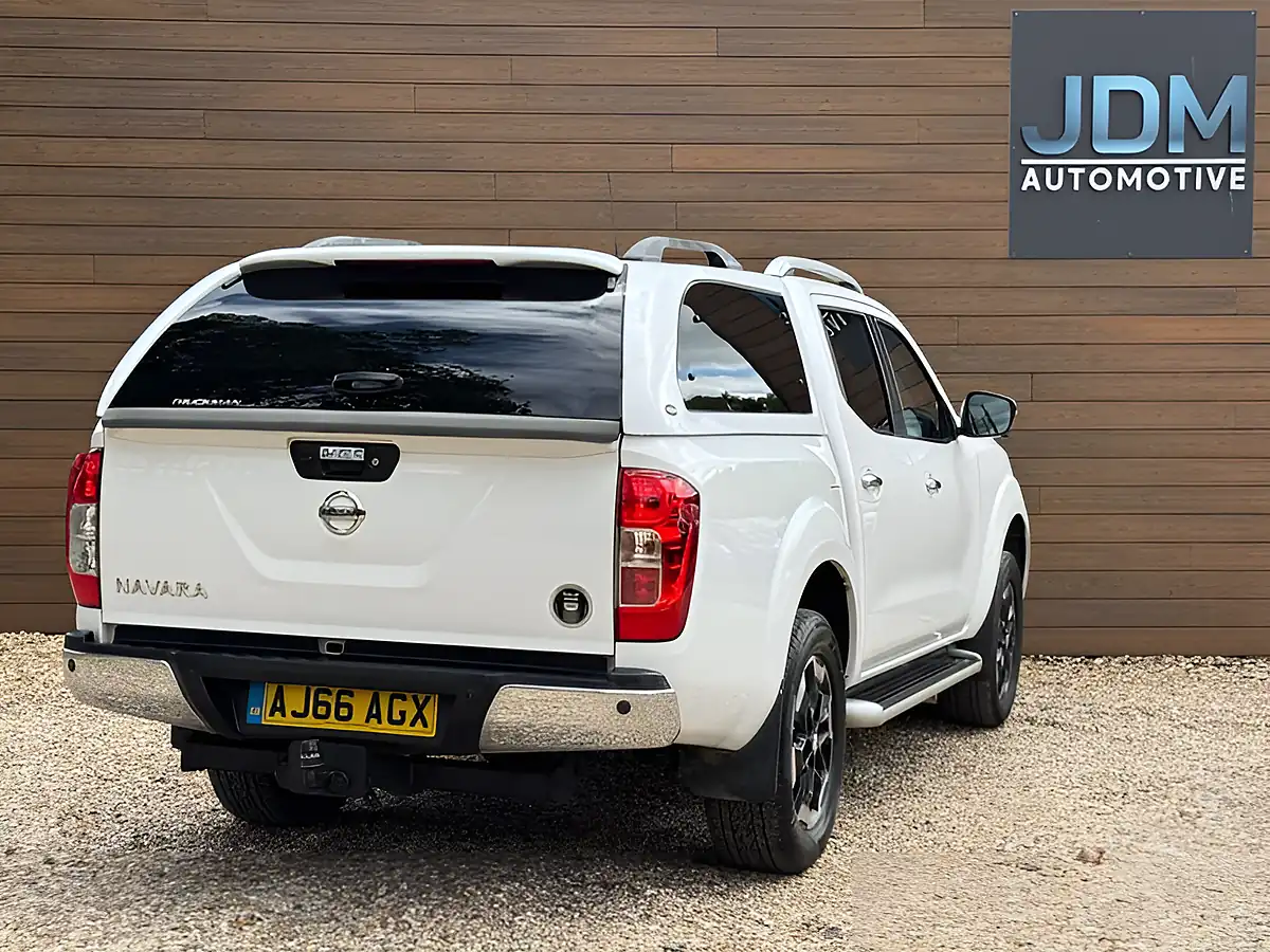 Used 2016 Nissan Navara Tekna White - Interior and Exterior details 3