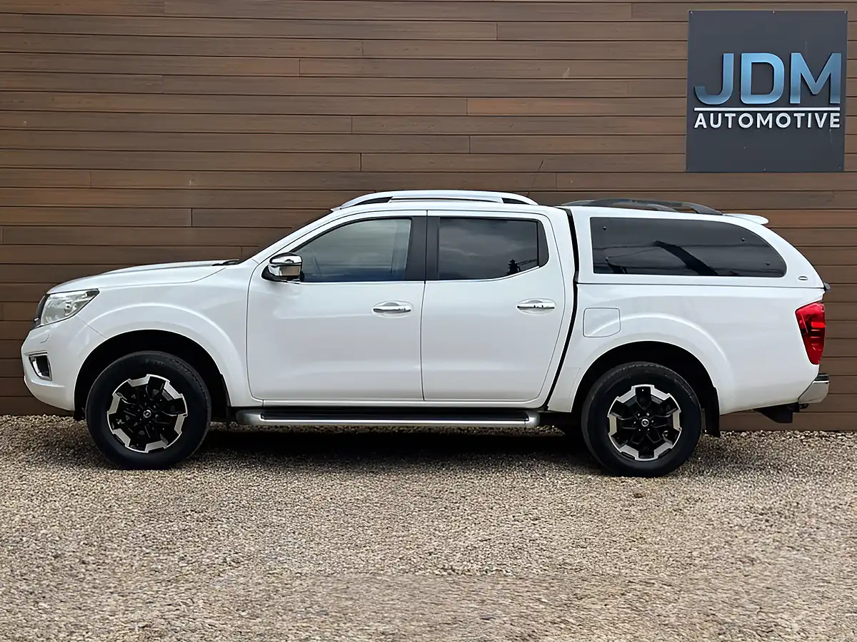Used 2016 Nissan Navara Tekna White - Interior and Exterior details 8
