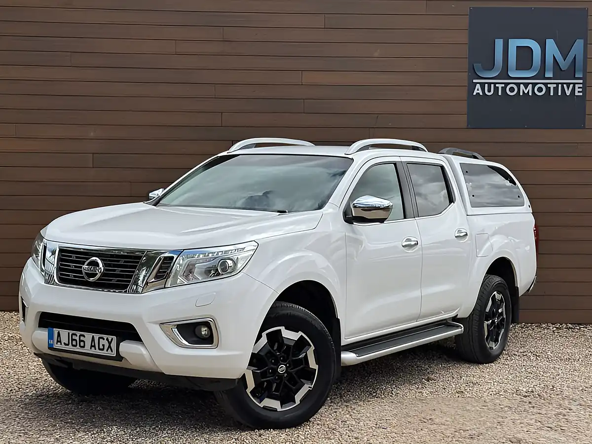 Used 2016 Nissan Navara Tekna White - Interior and Exterior details 9