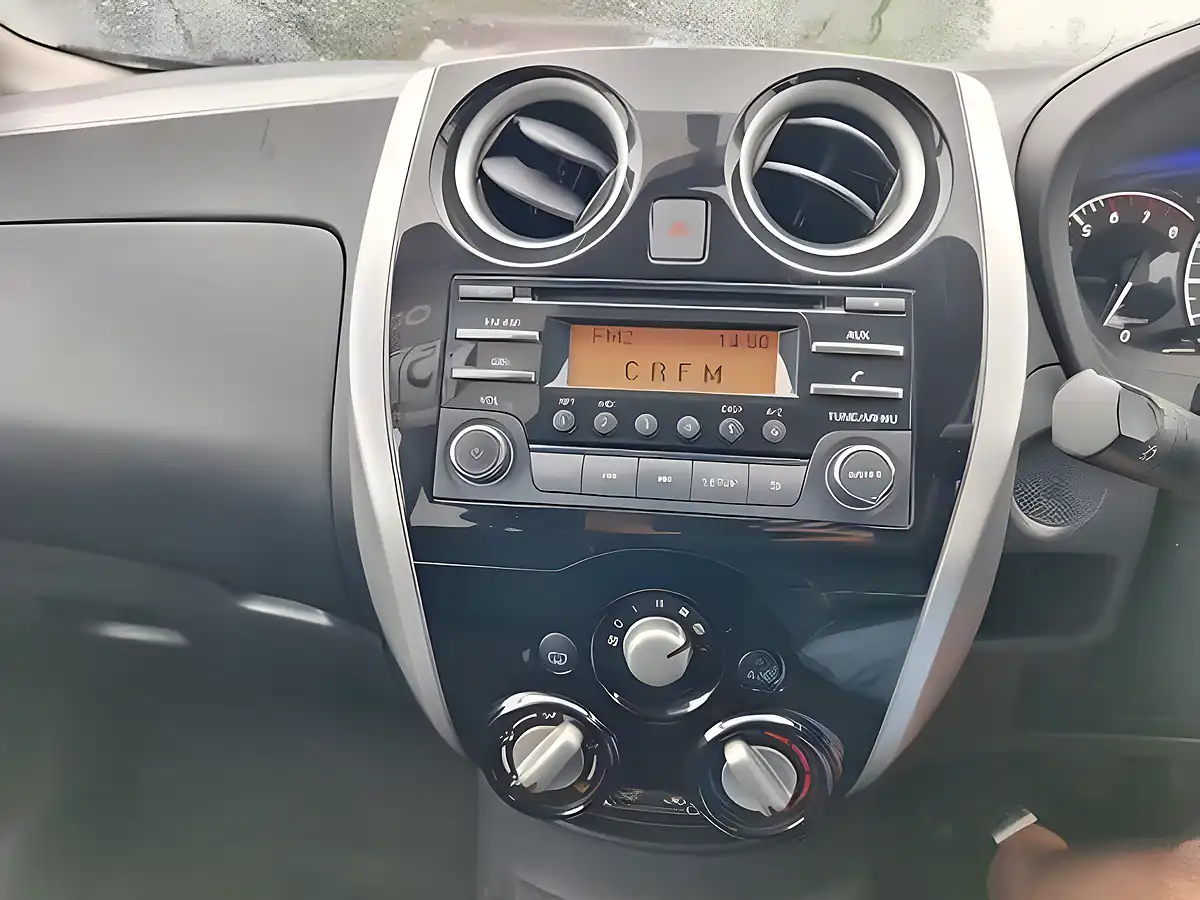 Used 2016 Nissan Note Acenta Blue - Interior and Exterior details 12