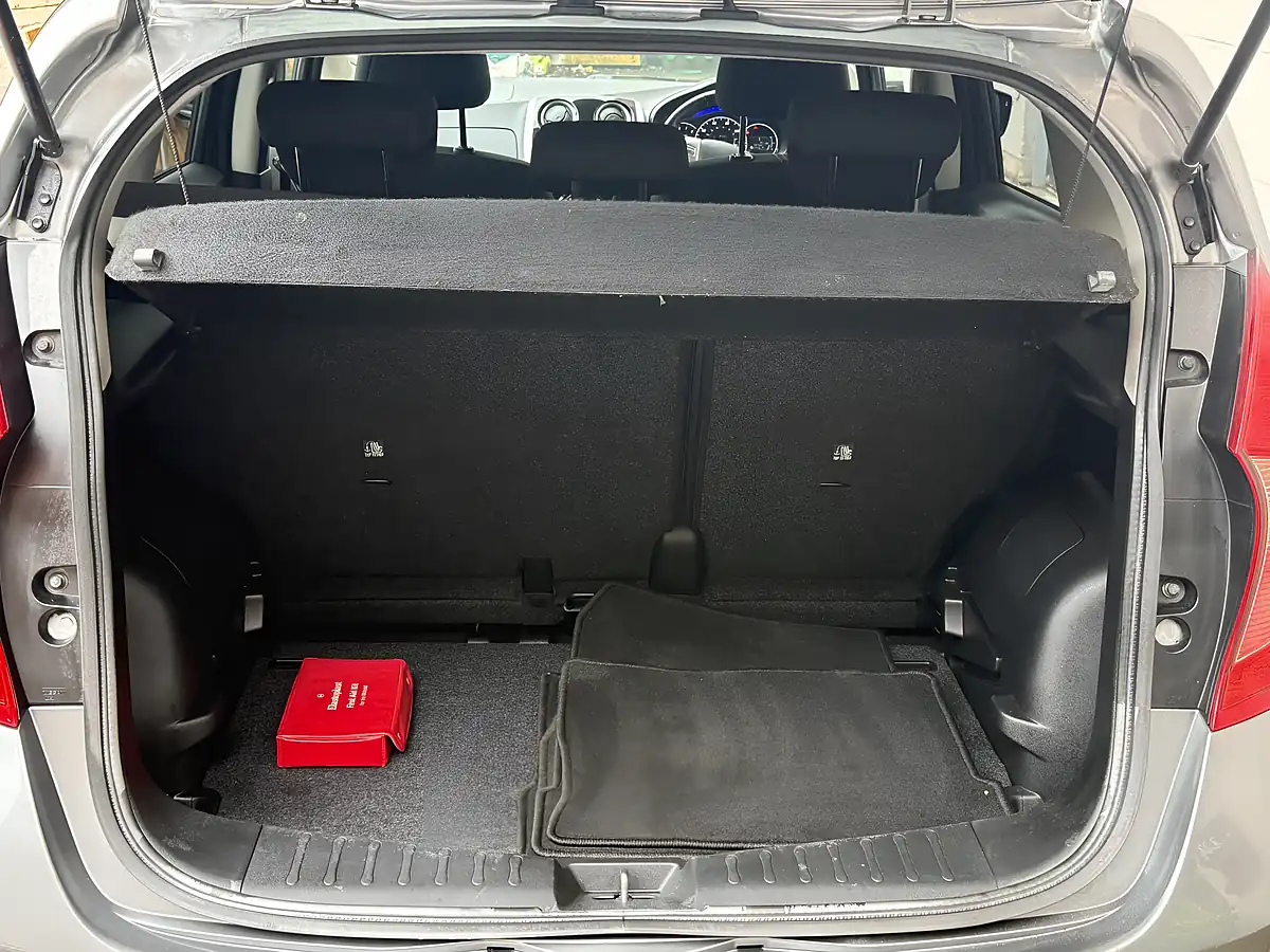 Used 2016 Nissan Note Acenta Premium Grey - Interior and Exterior details 11