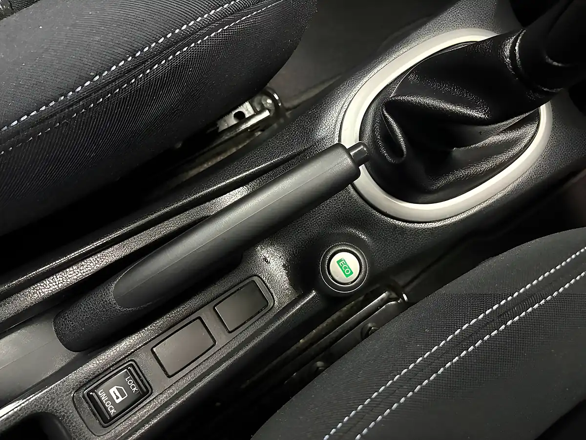 Used 2016 Nissan Note Acenta Premium Red - Interior and Exterior details 15