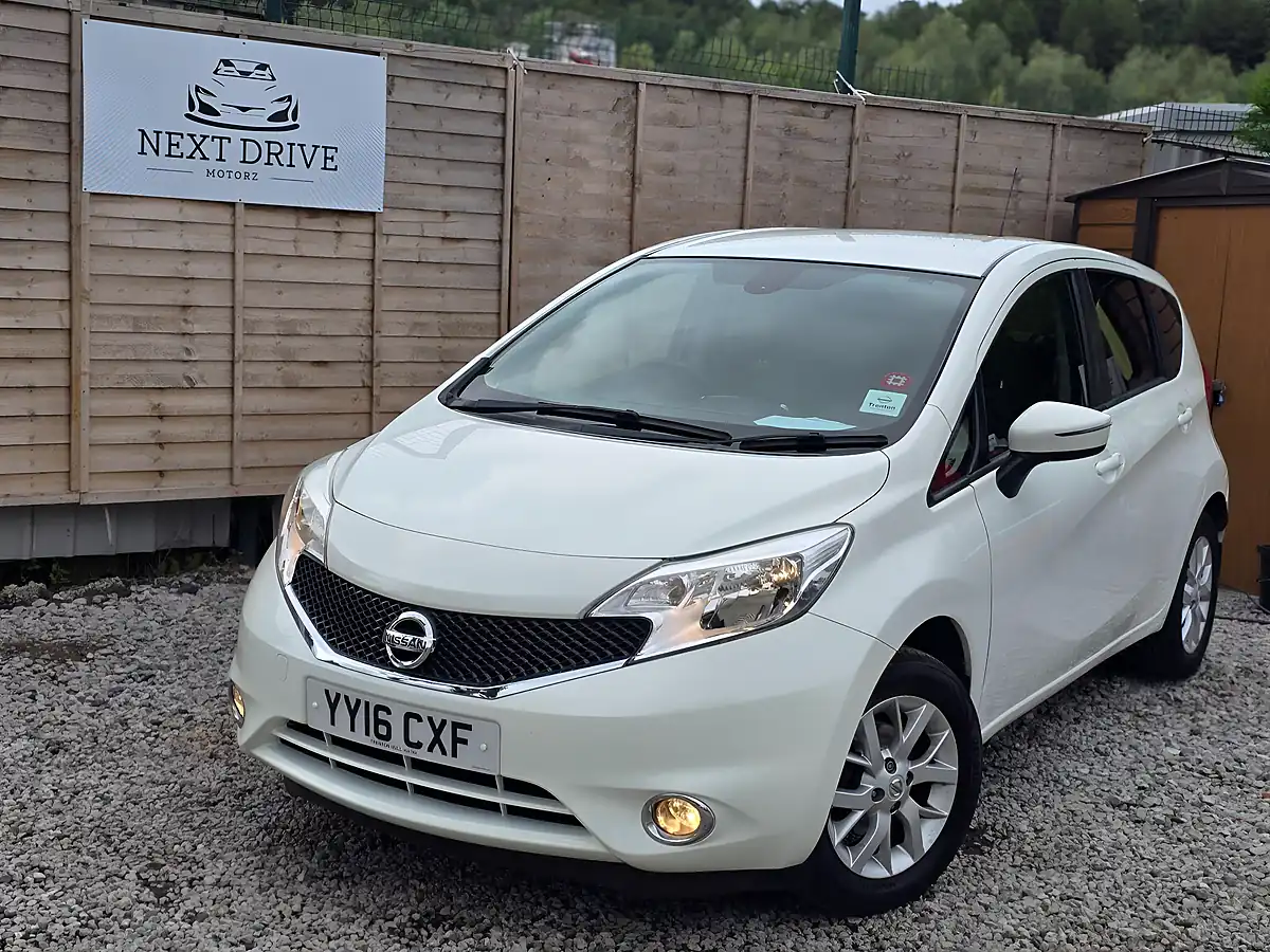 Used 2016 Nissan Note Acenta Premium White - Front View