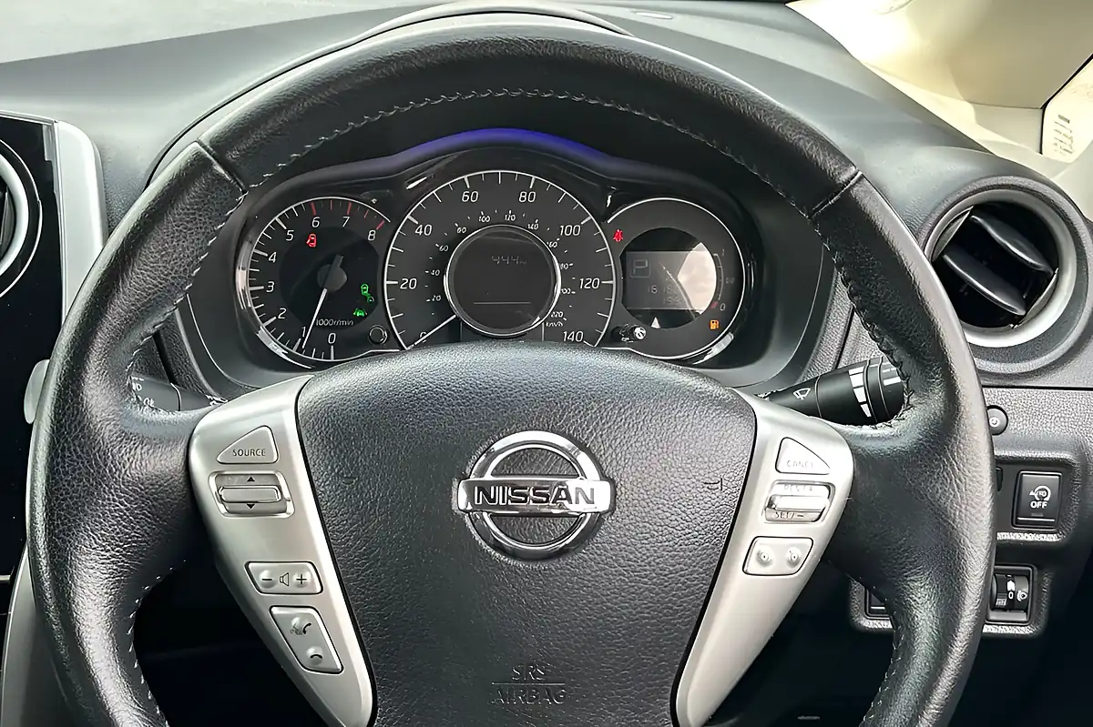 Used 2016 Nissan Note Tekna Blade Silver - Interior and Exterior details 13