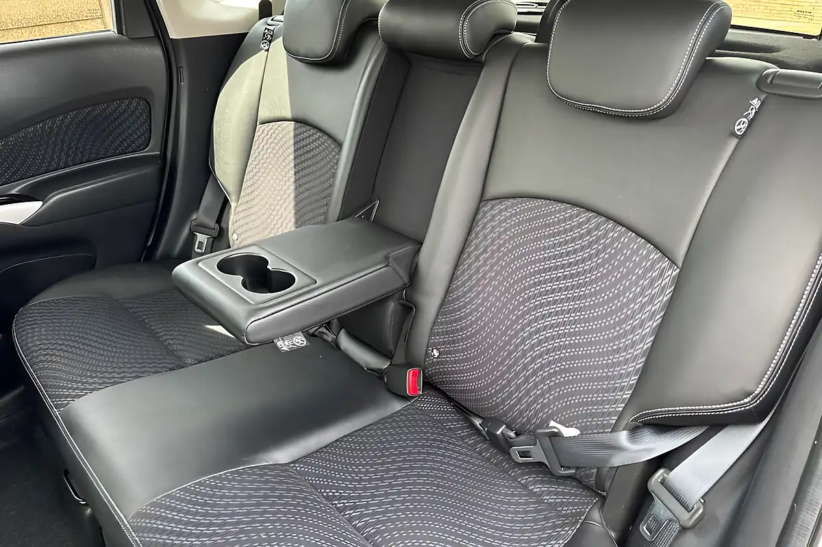 Used 2016 Nissan Note Tekna Blade Silver - Interior and Exterior details 17