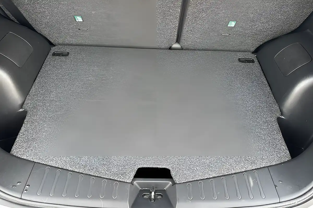 Used 2016 Nissan Note Tekna Blade Silver - Interior and Exterior details 18