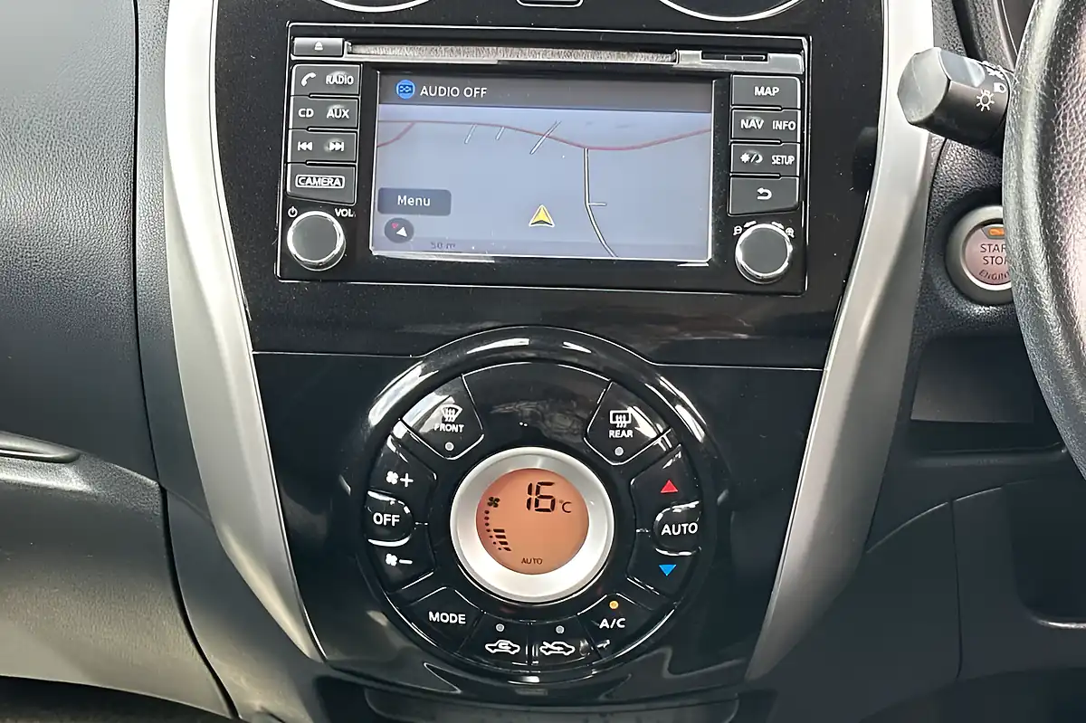Used 2016 Nissan Note Tekna Blade Silver - Interior and Exterior details 20