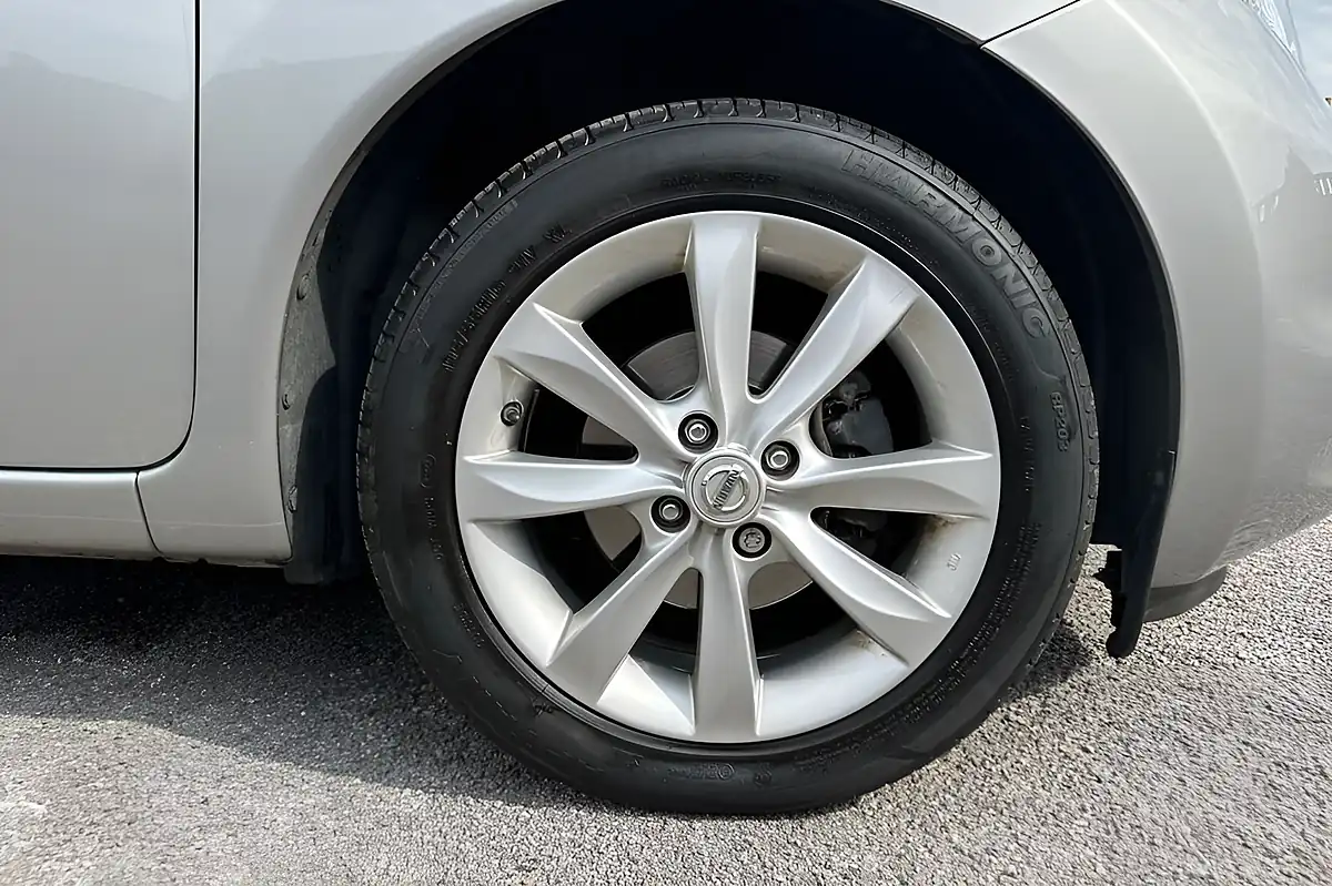 Used 2016 Nissan Note Tekna Blade Silver - Interior and Exterior details 9