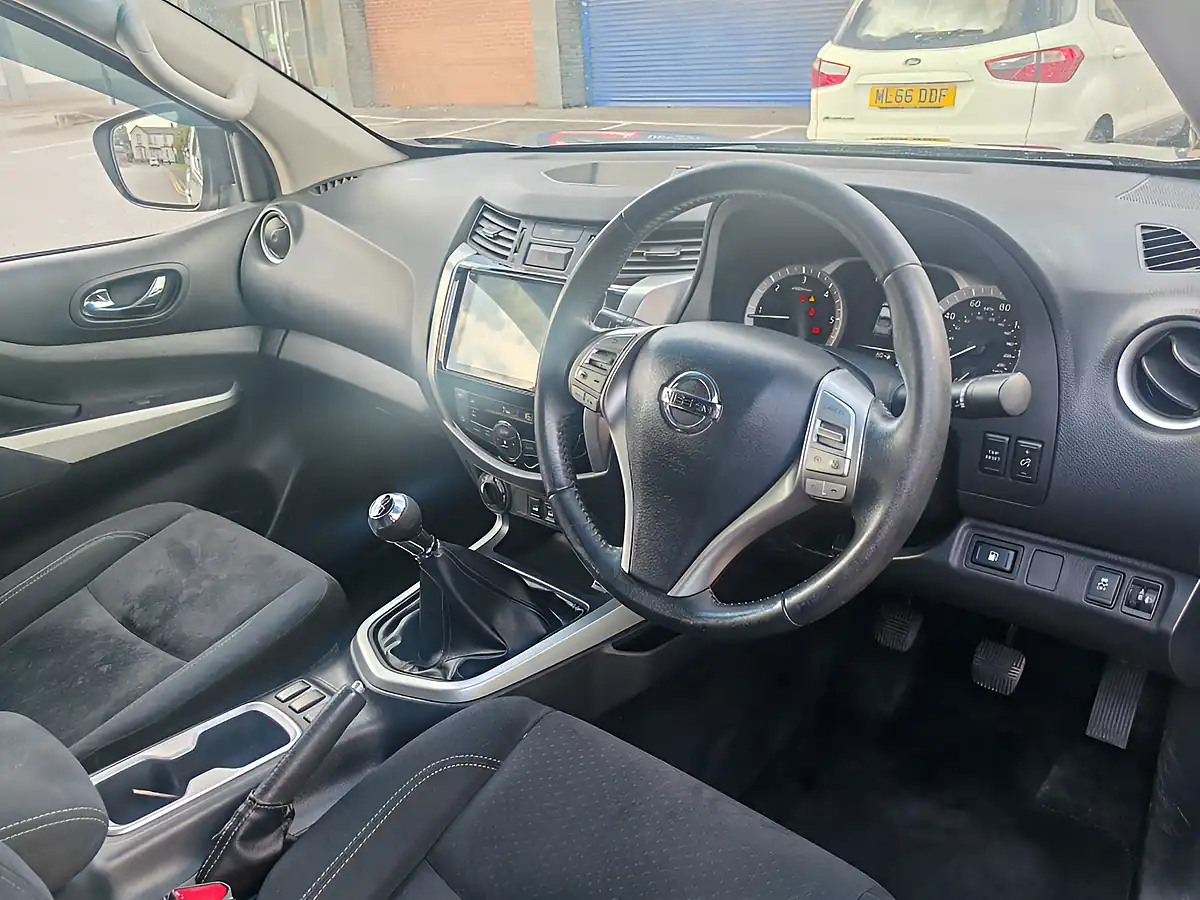 Used 2016 Nissan NP300 Navara N-Connecta Grey - Interior and Exterior details 10