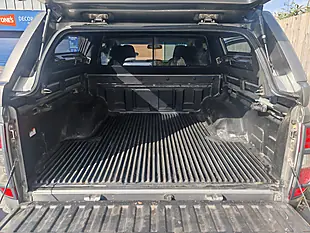 Used 2016 Nissan NP300 Navara N-Connecta Grey - Interior and Exterior details 14