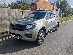 Used 2016 Nissan NP300 Navara N-Connecta Grey - Interior and Exterior details 4