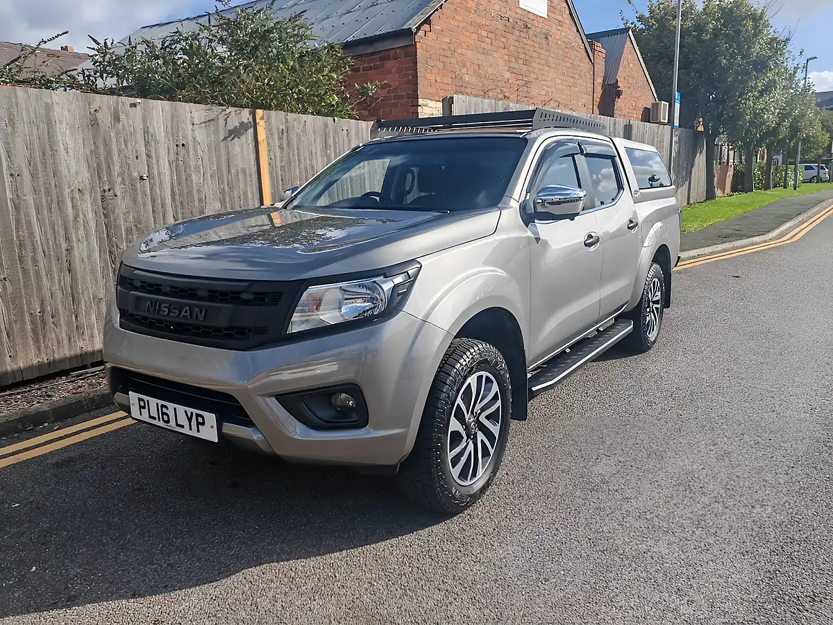 Used 2016 Nissan NP300 Navara N-Connecta Grey - Interior and Exterior details 4