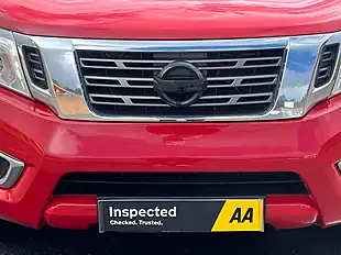 Used 2016 Nissan NP300 Tekna Flame Red - Interior and Exterior details 12