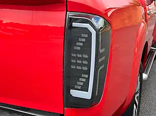 Used 2016 Nissan NP300 Tekna Flame Red - Interior and Exterior details 17