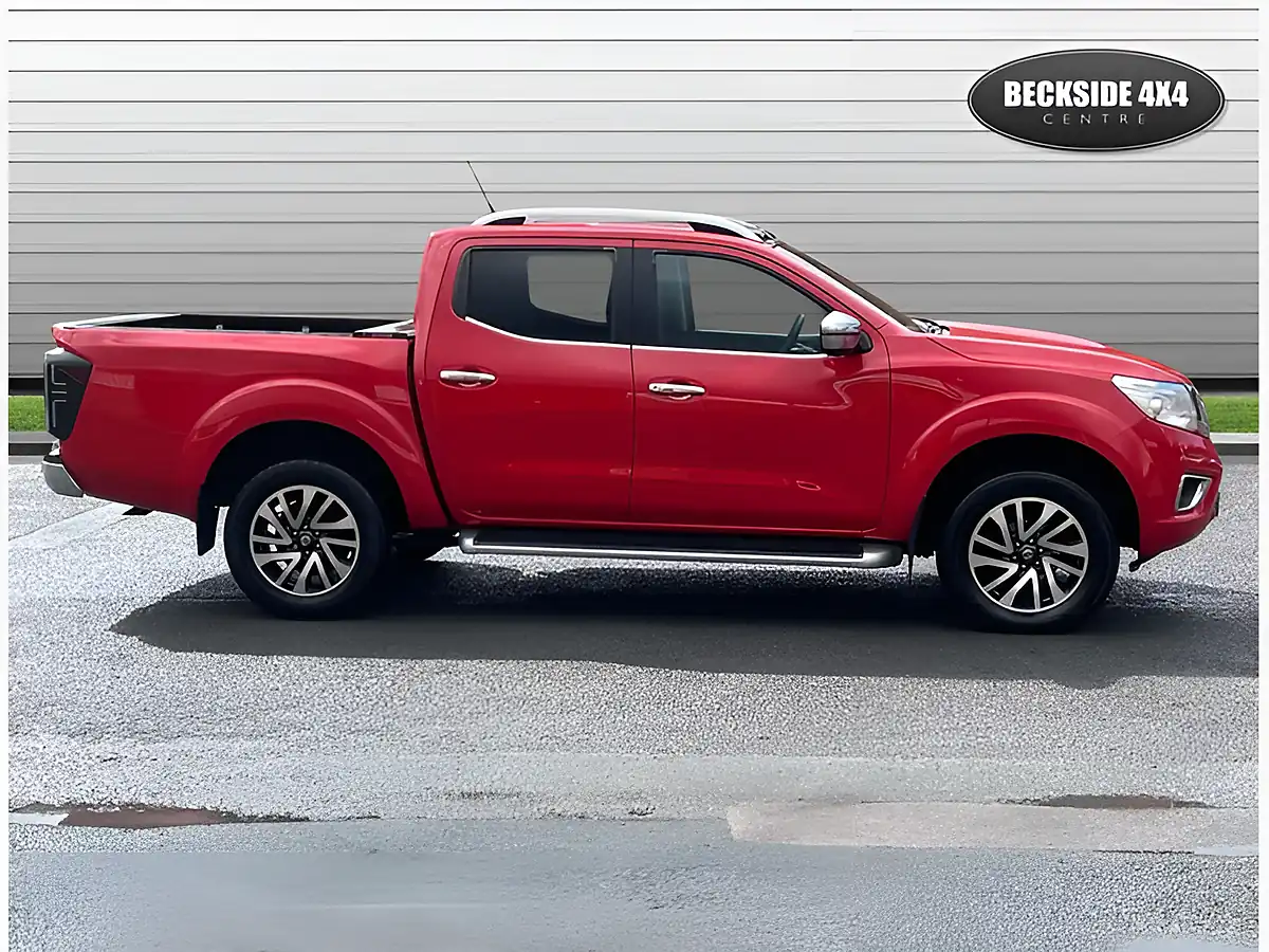 Used 2016 Nissan NP300 Tekna Flame Red - Interior and Exterior details 2
