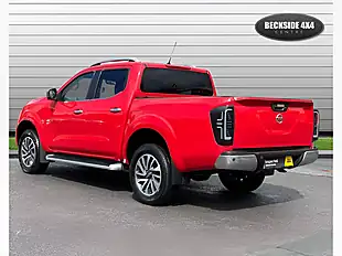Used 2016 Nissan NP300 Tekna Flame Red - Interior and Exterior details 7