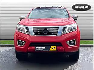 Used 2016 Nissan NP300 Tekna Flame Red - Interior and Exterior details 8