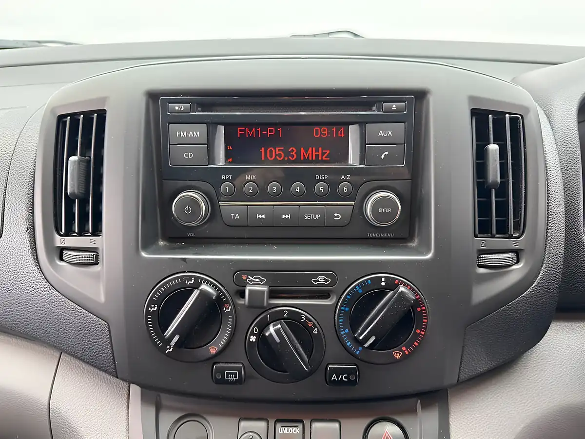 Used 2016 Nissan NV200 Acenta Alabaster White - Interior and Exterior details 15