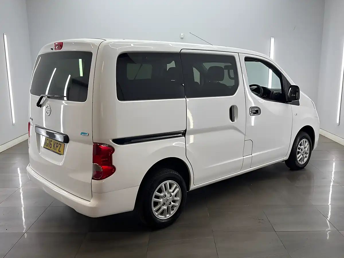 Used 2016 Nissan NV200 Acenta Alabaster White - Interior and Exterior details 4