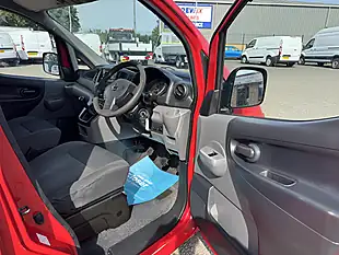 Used 2016 Nissan NV200 Acenta Red - Interior and Exterior details 10