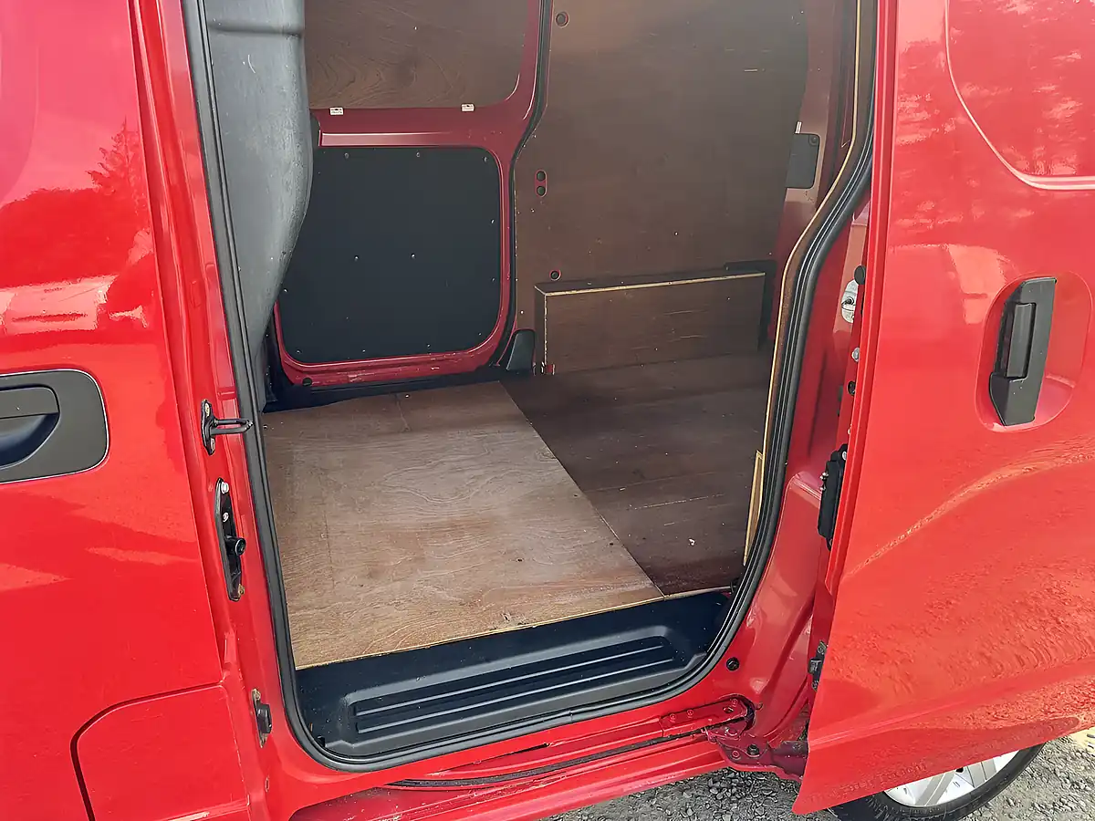 Used 2016 Nissan NV200 Acenta Red - Interior and Exterior details 12