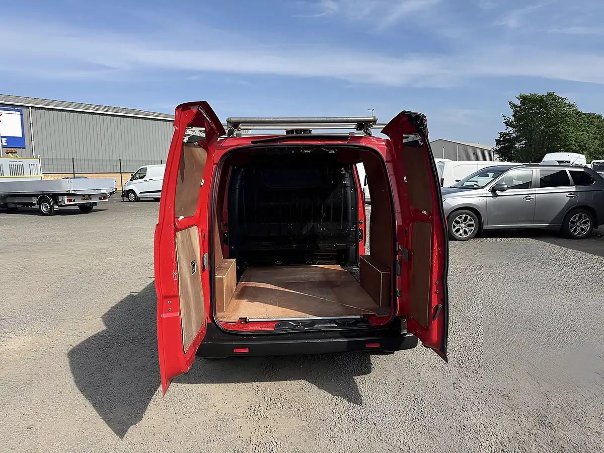 Used 2016 Nissan NV200 Acenta Red - Interior and Exterior details 14
