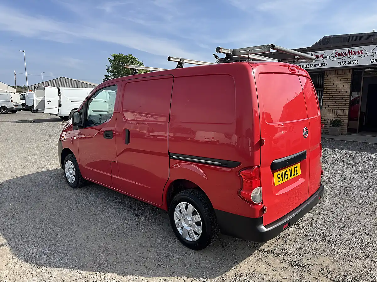 Used 2016 Nissan NV200 Acenta Red - Interior and Exterior details 7