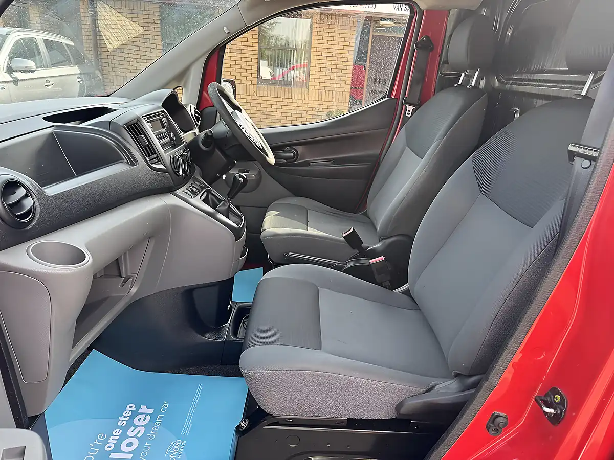 Used 2016 Nissan NV200 Acenta Red - Interior and Exterior details 9